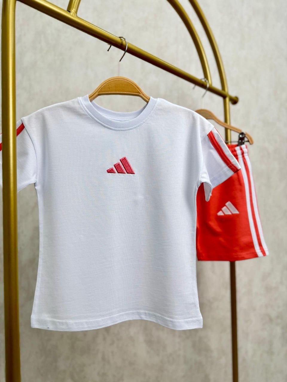 Kırmızı Şortlu Adidas Takım